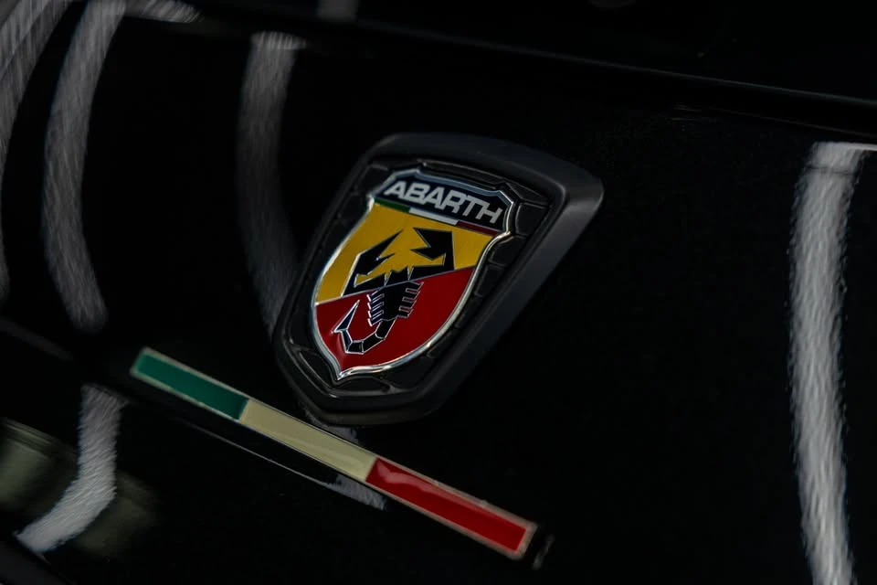 2012 Fiat Abarth 500 - Image 11 of 20