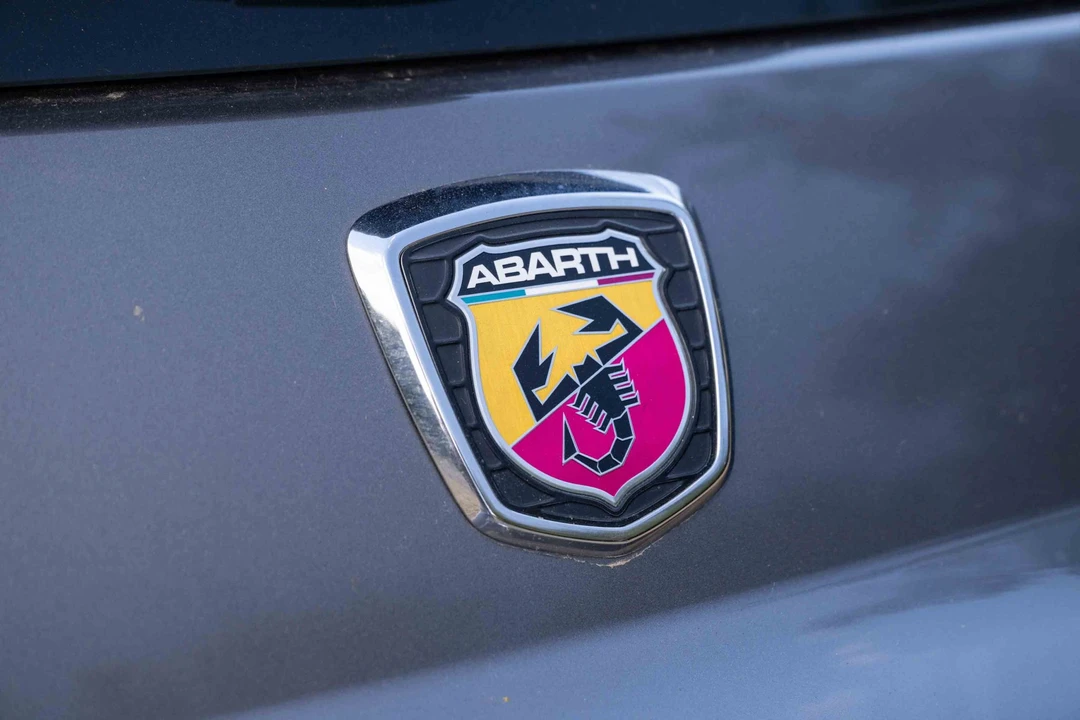 2012 Fiat Abarth 500 - Image 27 of 31