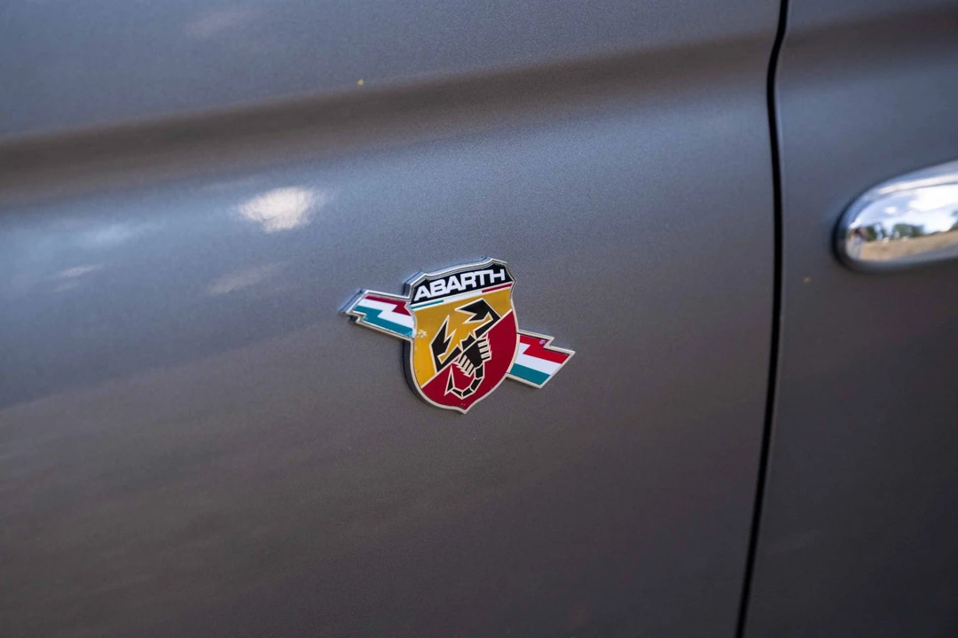 2012 Fiat Abarth 500 - Image 28 of 31