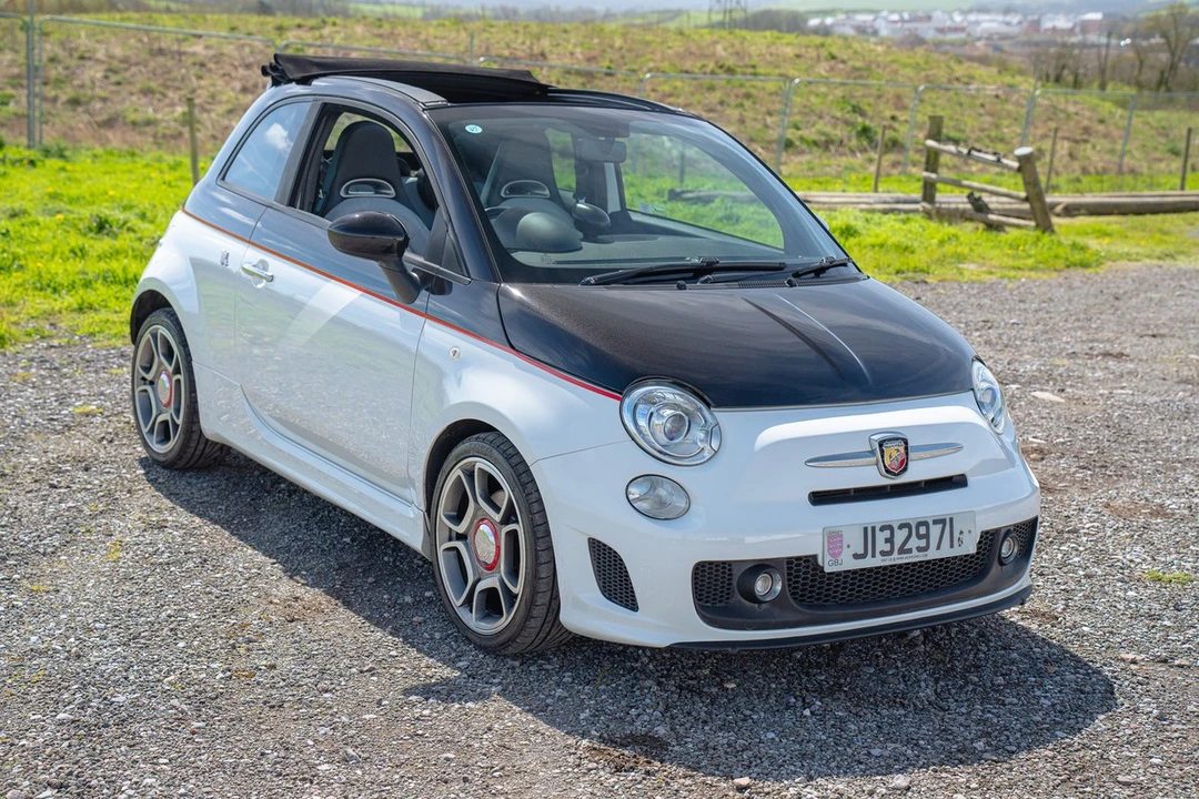 2012 Fiat Abarth 500 - Image 2 of 30
