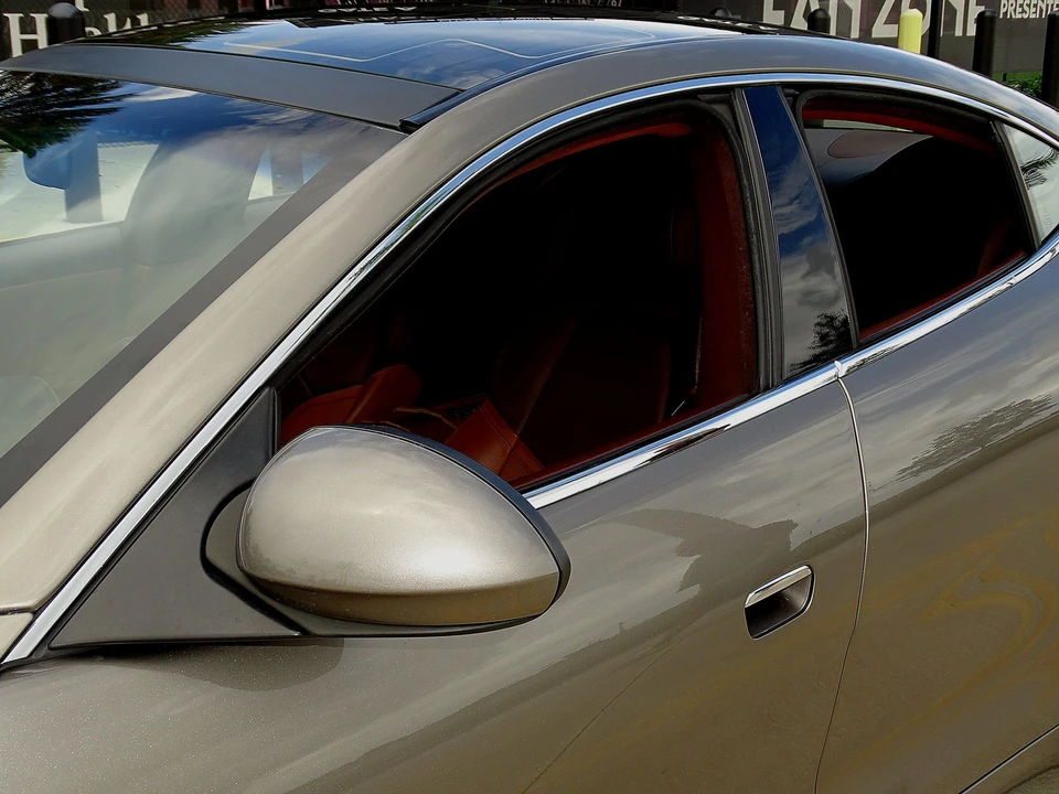 2012 Fisker Karma - Image 13 of 25