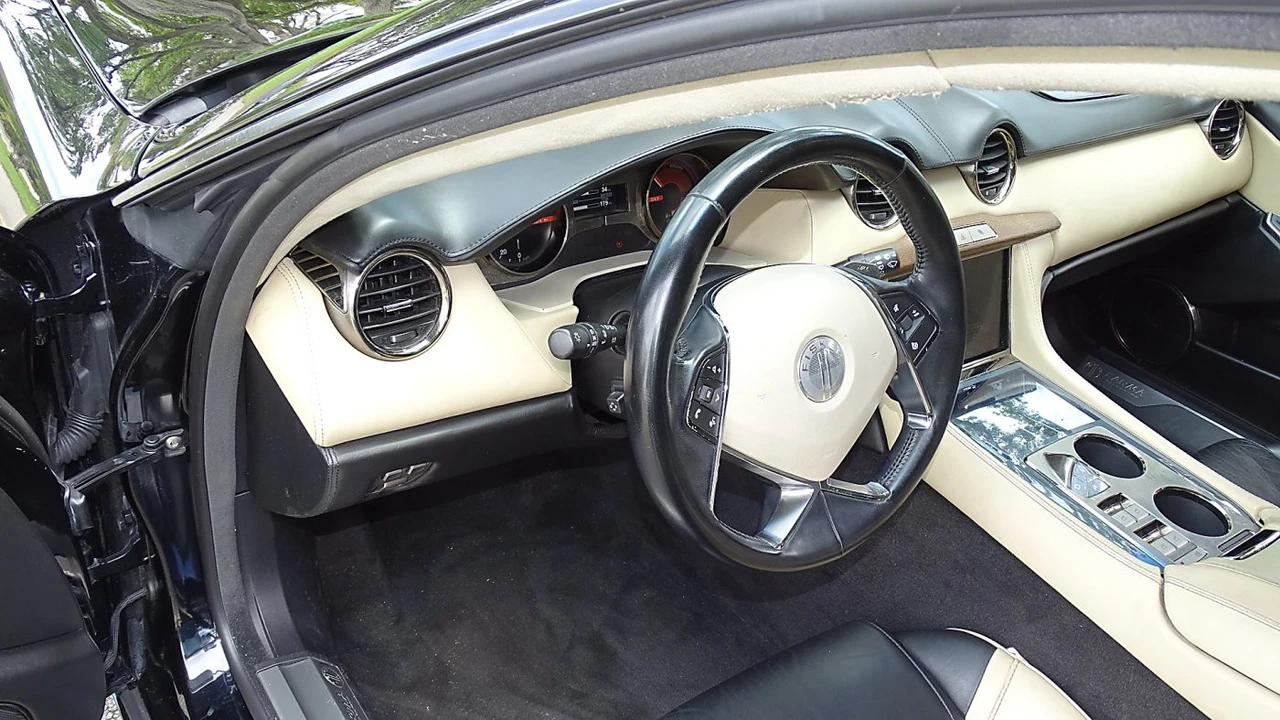 2012 Fisker Karma - Image 15 of 21