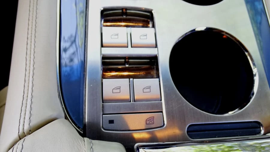 2012 Fisker Karma - Image 27 of 31
