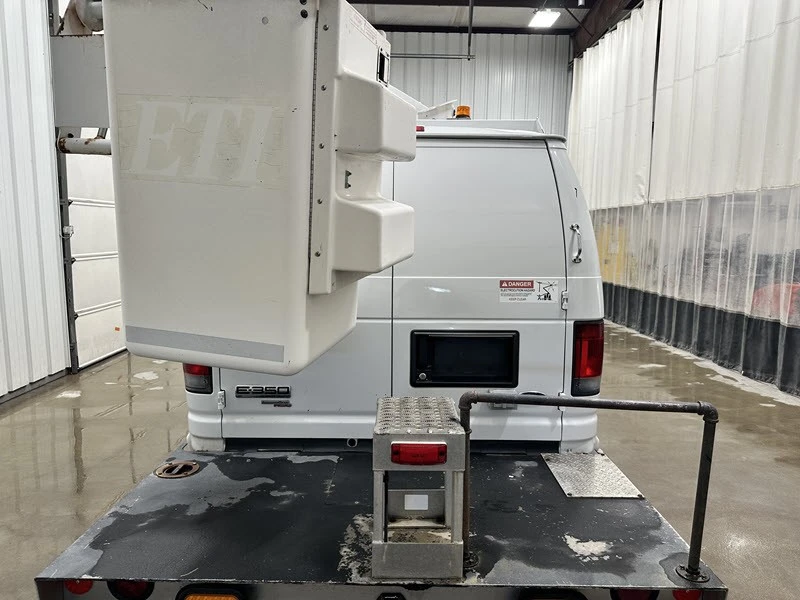 2012 Ford Econoline Van - Image 12 of 24