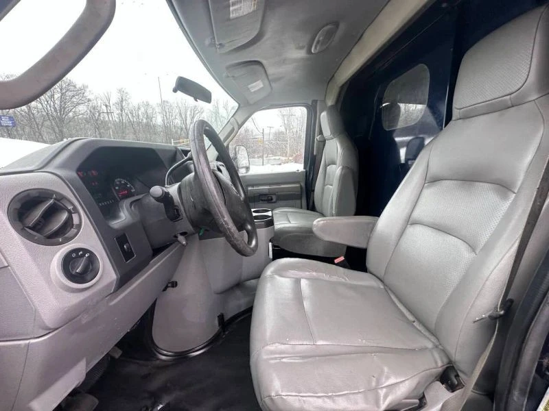 2012 Ford Econoline Van - Image 9 of 12