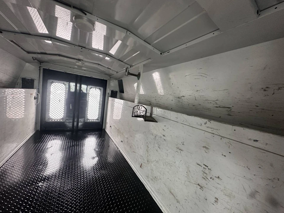 2012 Ford Econoline Van - Image 15 of 21