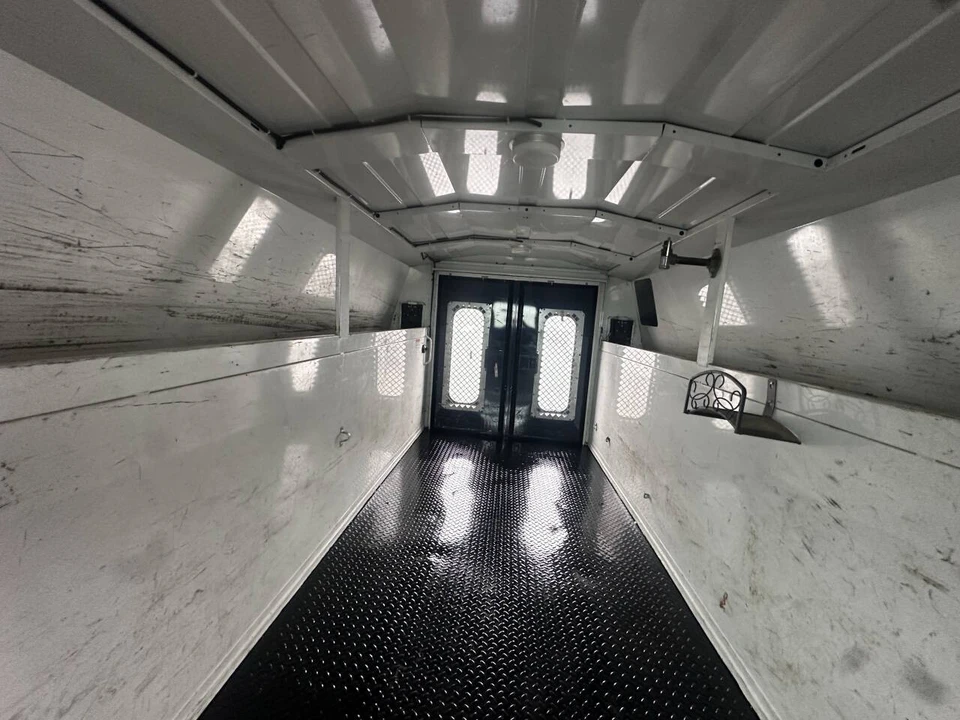 2012 Ford Econoline Van - Image 18 of 21