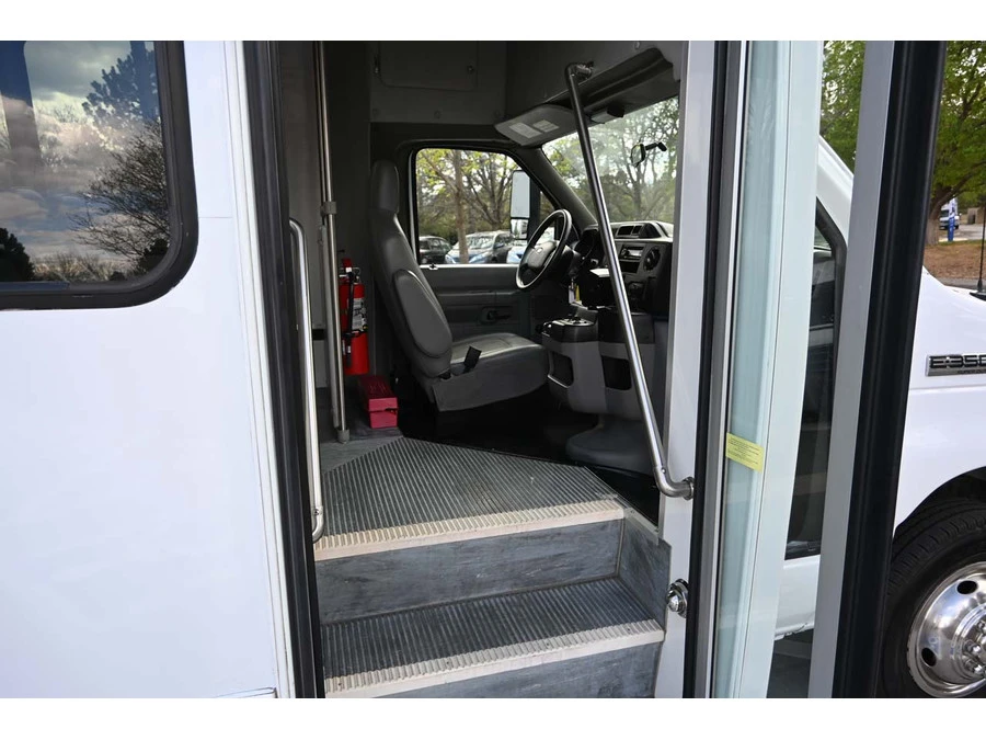 2012 Ford Econoline Van - Image 24 of 31