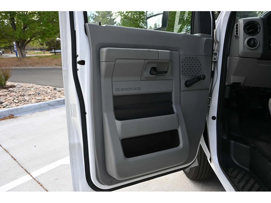 2012 Ford Econoline Van - Image 26 of 31