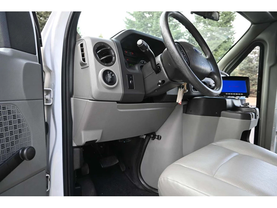 2012 Ford Econoline Van - Image 27 of 31