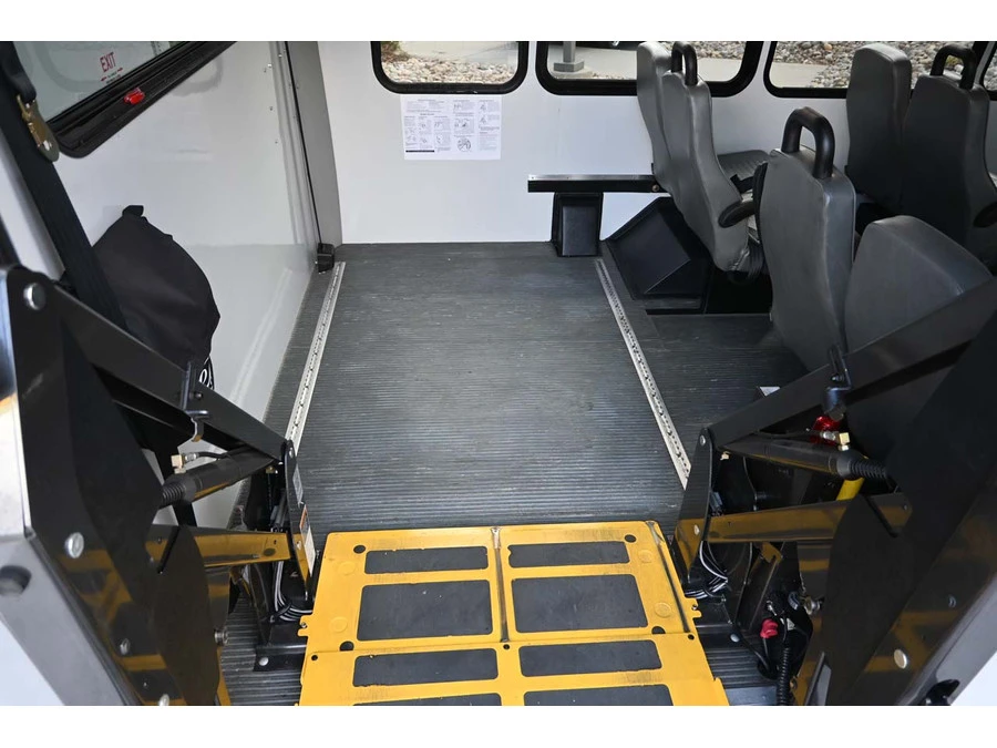 2012 Ford Econoline Van - Image 18 of 31
