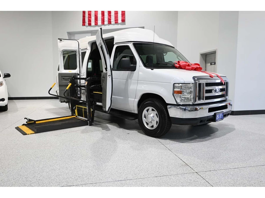 2012 Ford Econoline Van - Image 2 of 12