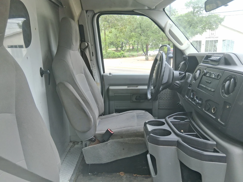 2012 Ford Econoline Van - Image 8 of 18