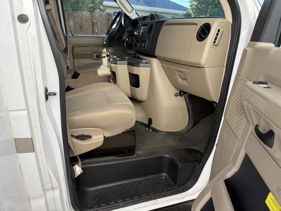 2012 Ford Econoline Van - Image 23 of 31