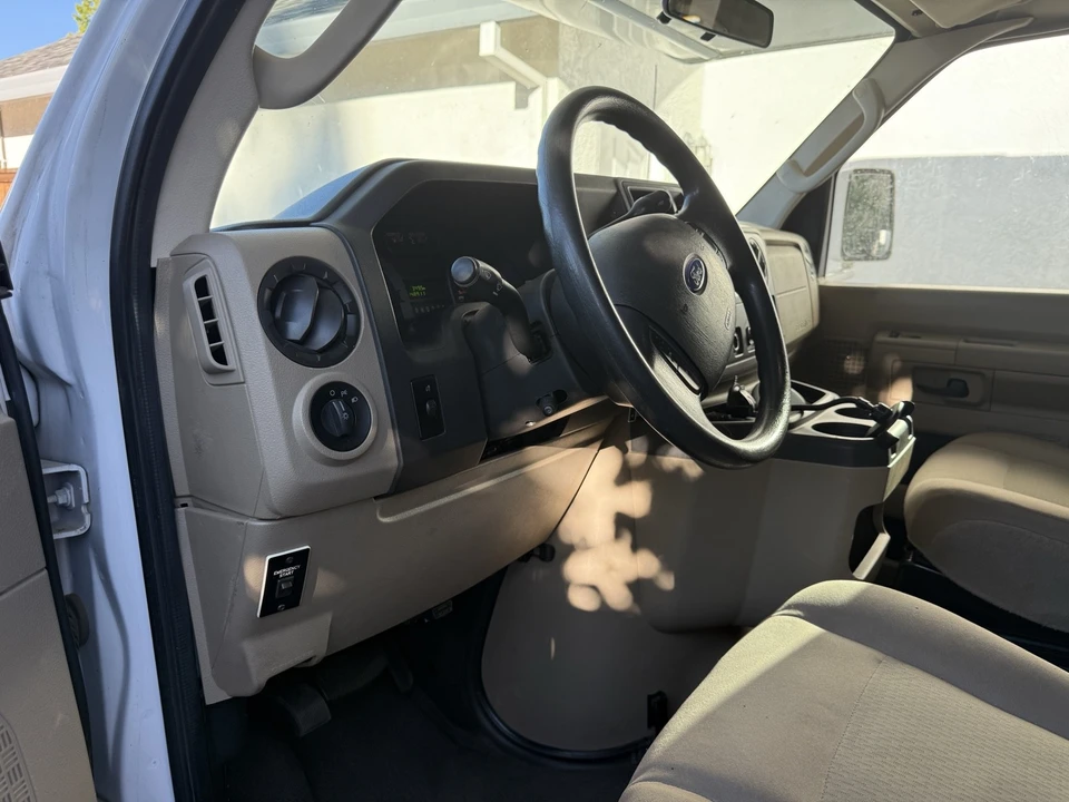 2012 Ford Econoline Van - Image 28 of 31