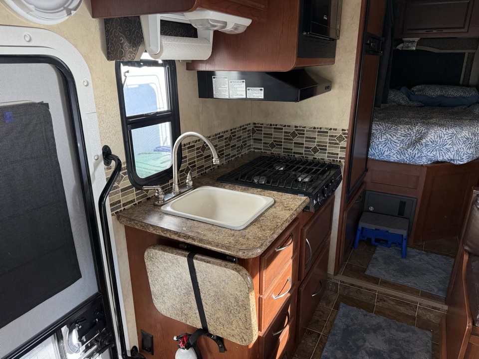 2012 Ford Econoline Van - Image 31 of 31