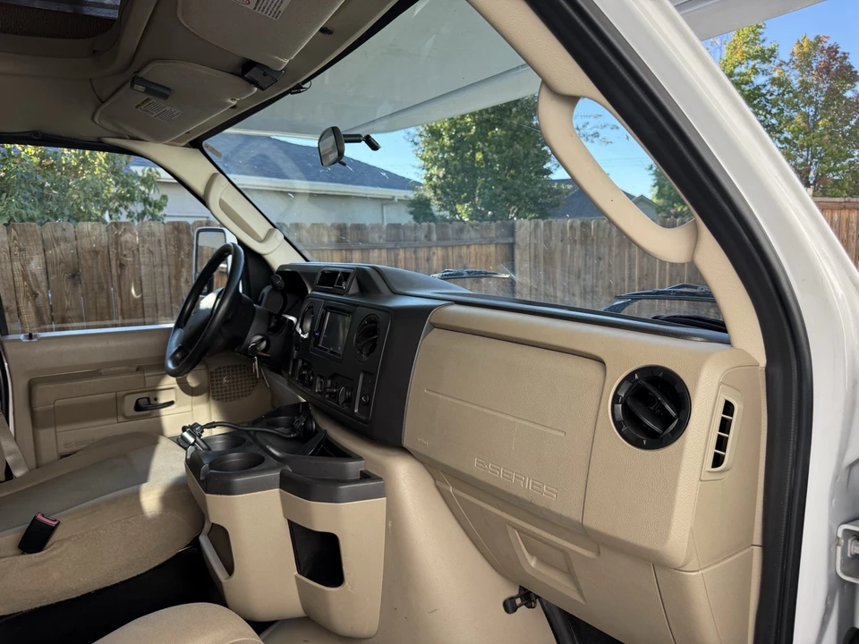 2012 Ford Econoline Van - Image 22 of 31