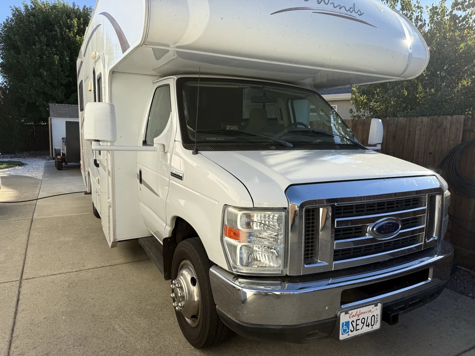2012 Ford Econoline Van - Image 2 of 31