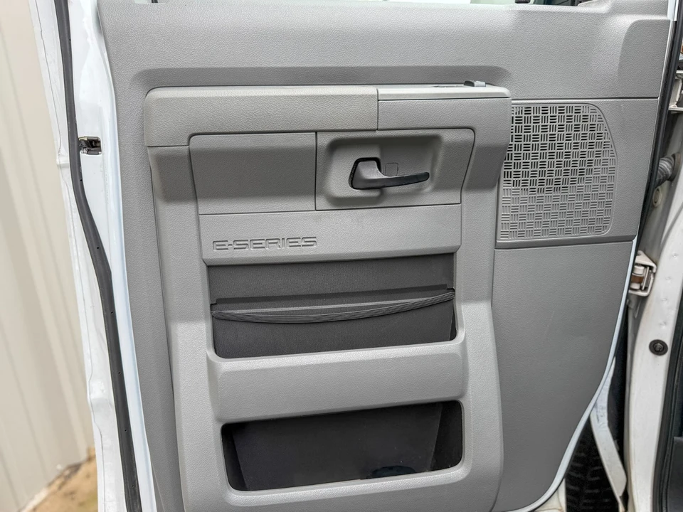 2012 Ford Econoline Van - Image 18 of 31