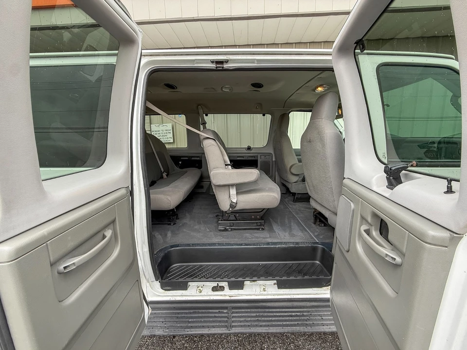 2012 Ford Econoline Van - Image 30 of 31