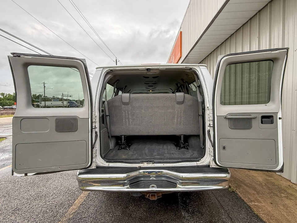 2012 Ford Econoline Van - Image 8 of 31