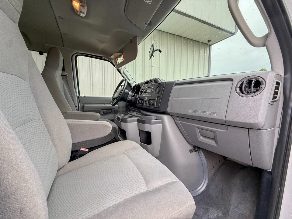2012 Ford Econoline Van - Image 27 of 31