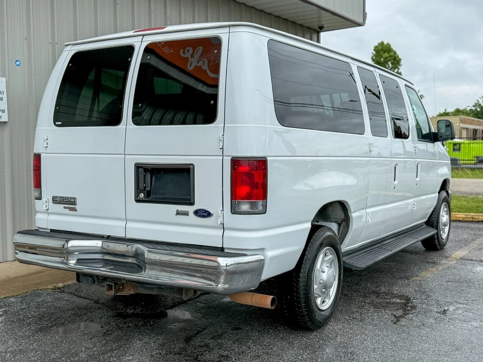 2012 Ford Econoline Van - Image 10 of 31