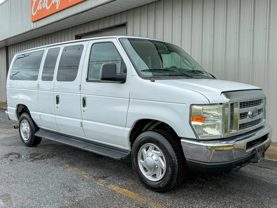2012 Ford Econoline Van - Image 12 of 31