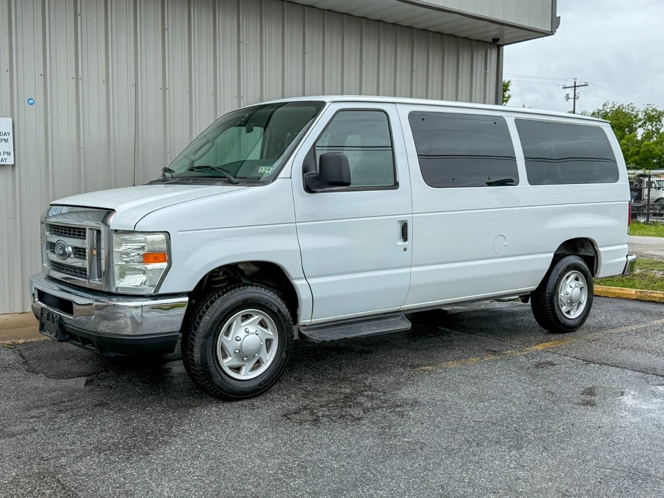 2012 Ford Econoline Van - Image 3 of 31