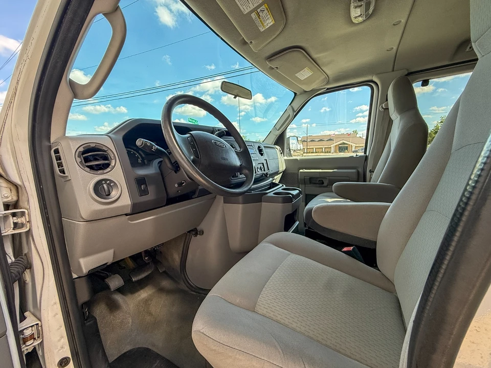 2012 Ford Econoline Van - Image 28 of 31