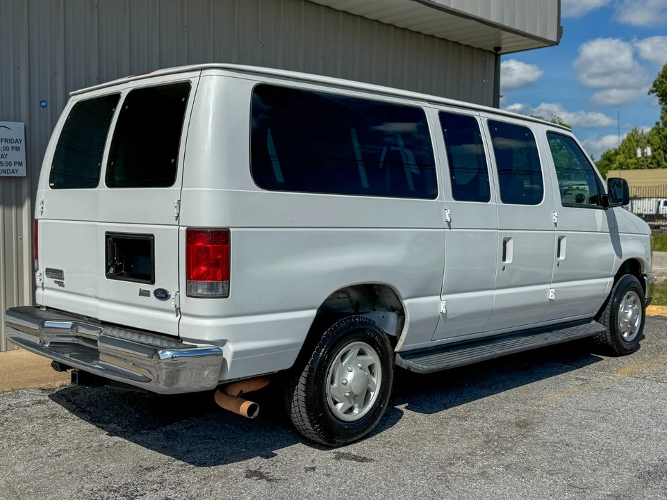 2012 Ford Econoline Van - Image 9 of 31