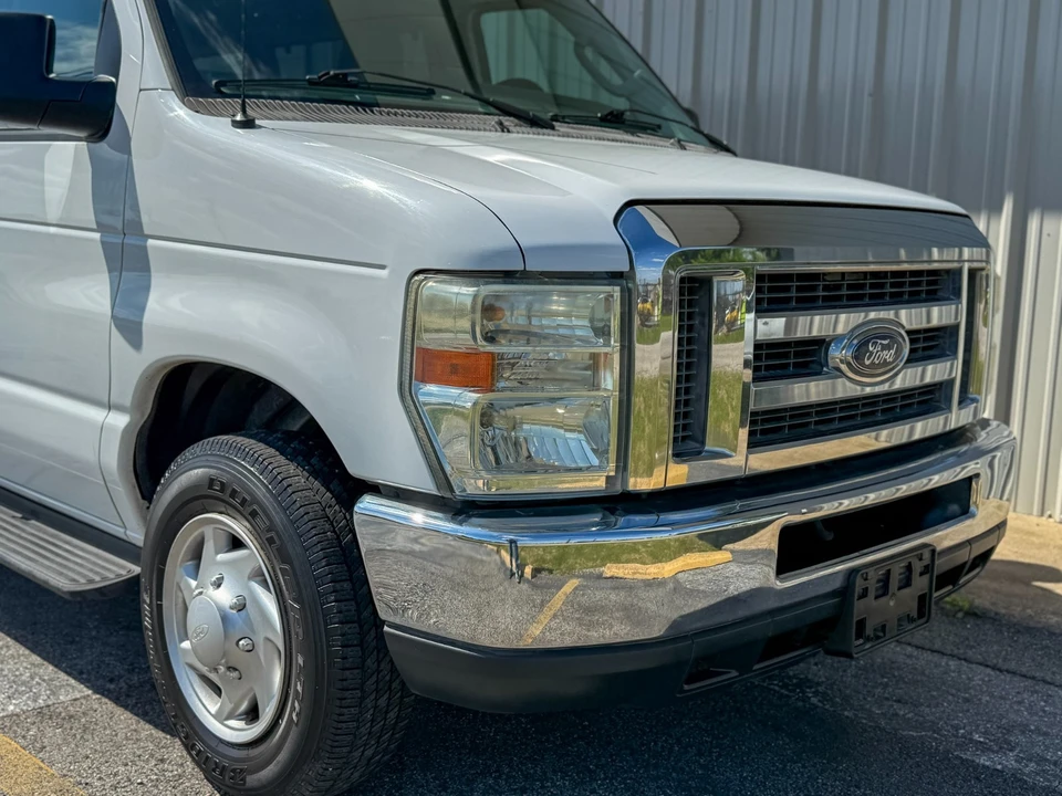 2012 Ford Econoline Van - Image 13 of 31