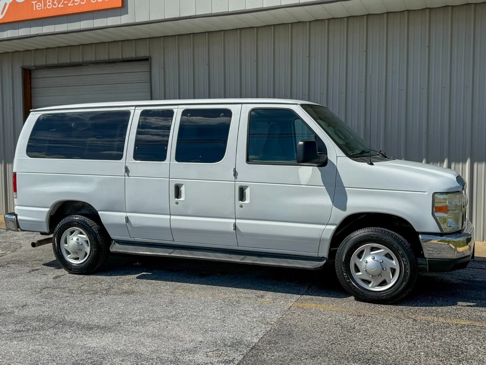 2012 Ford Econoline Van - Image 12 of 31