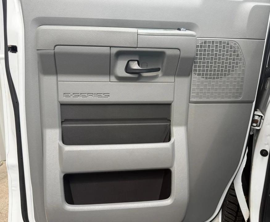 2012 Ford Econoline Van - Image 11 of 31