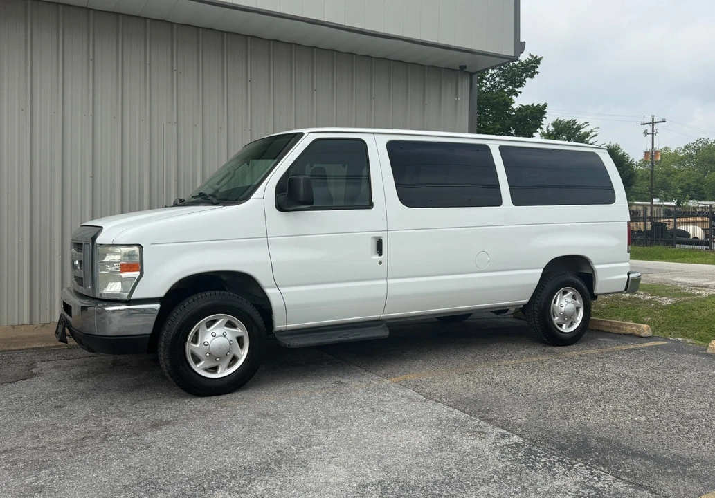 2012 Ford Econoline Van - Image 3 of 31