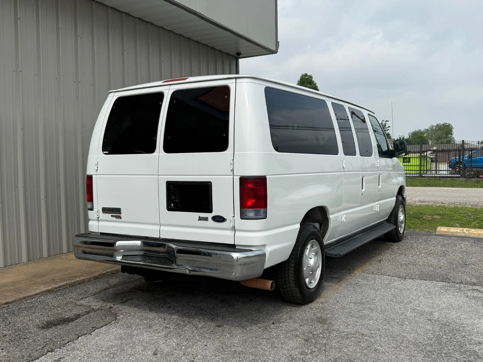2012 Ford Econoline Van - Image 9 of 31