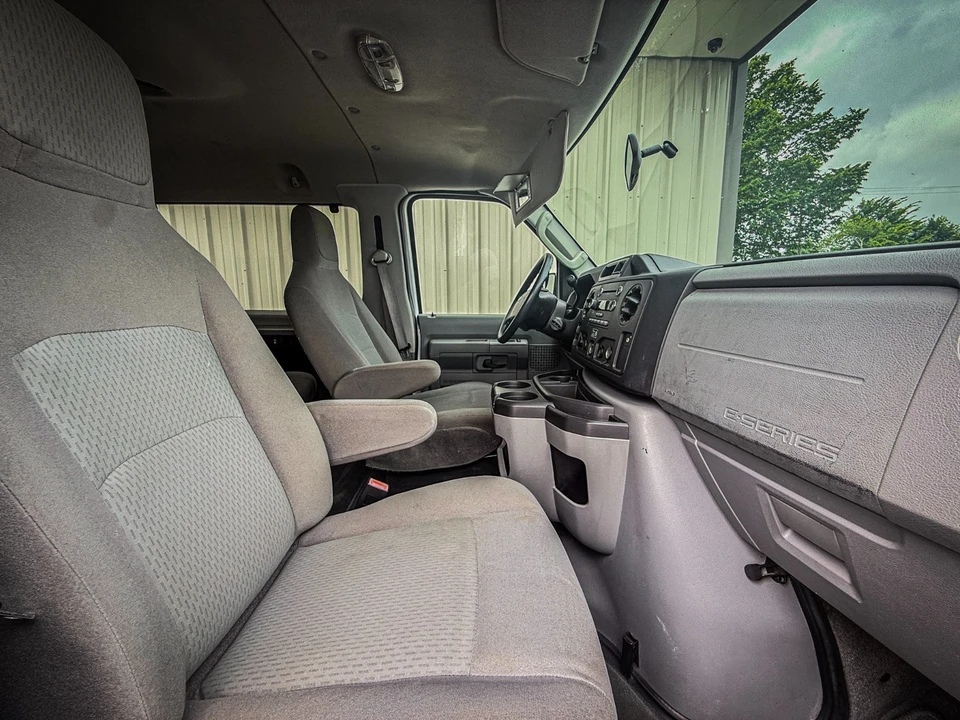 2012 Ford Econoline Van - Image 19 of 31