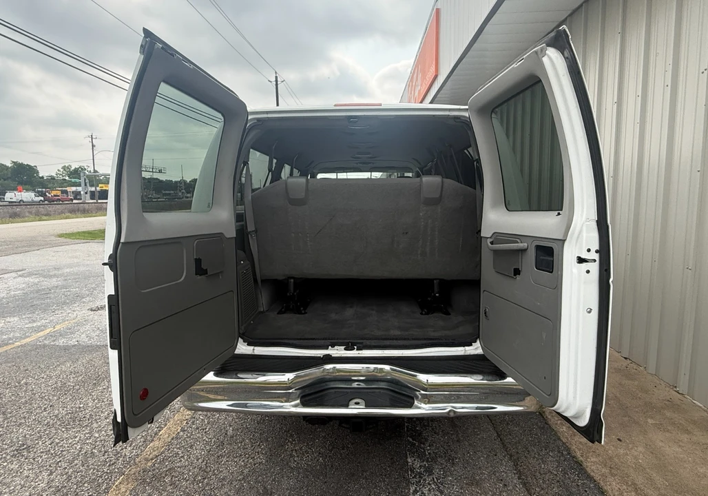 2012 Ford Econoline Van - Image 7 of 31