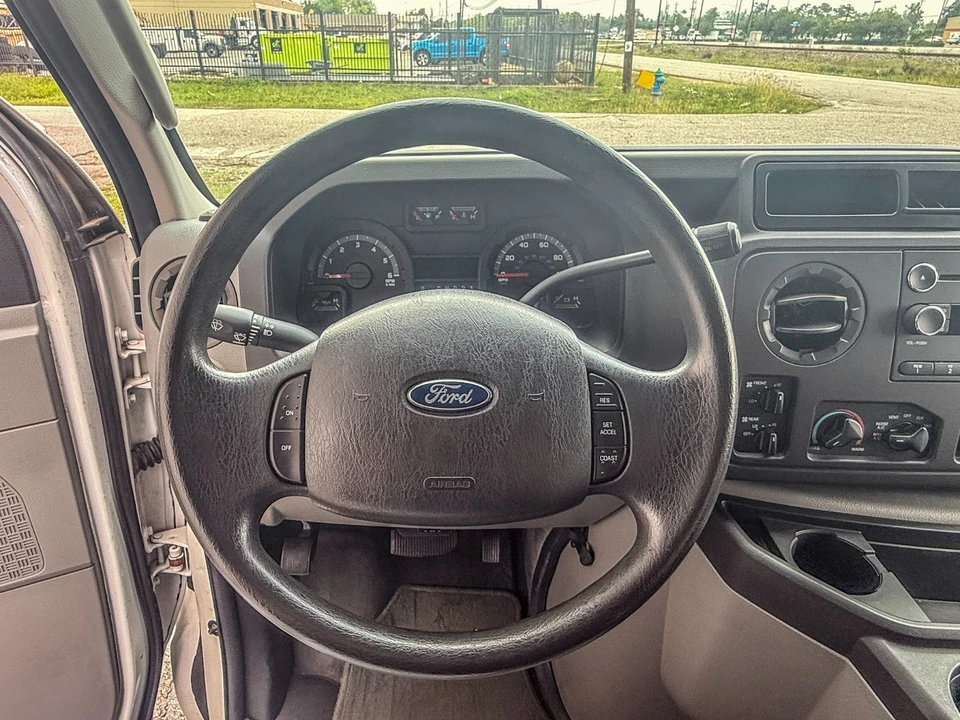 2012 Ford Econoline Van - Image 14 of 31