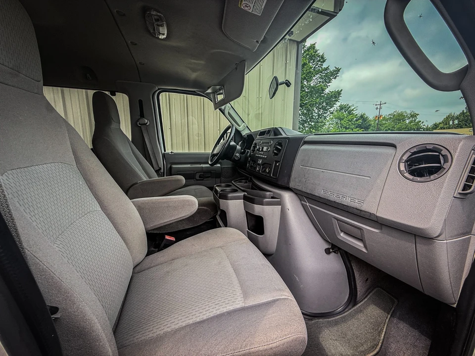 2012 Ford Econoline Van - Image 18 of 31