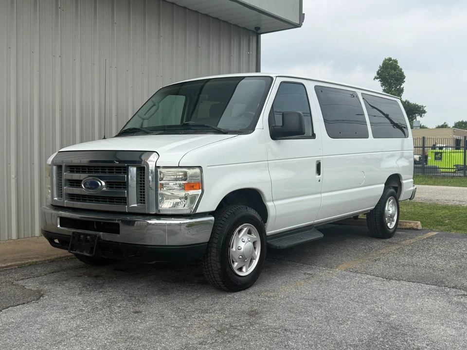 2012 Ford Econoline Van - Image 2 of 31