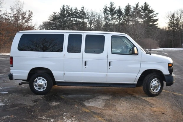 2012 Ford Econoline Van - Image 3 of 8