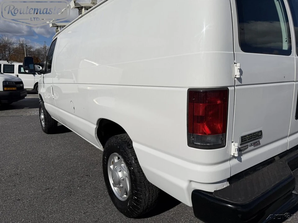 2012 Ford Econoline Van - Image 9 of 12