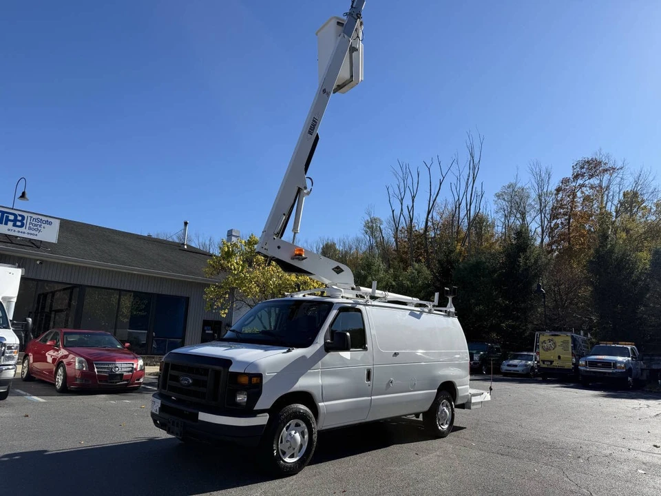 2012 Ford Econoline Van - Image 2 of 12