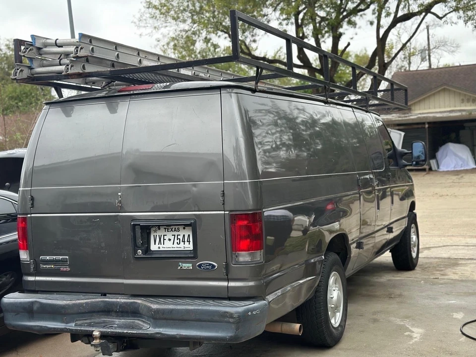 2012 Ford Econoline Van - Image 2 of 16