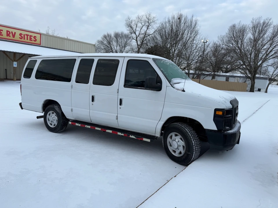 2012 Ford Econoline Van - Image 6 of 9