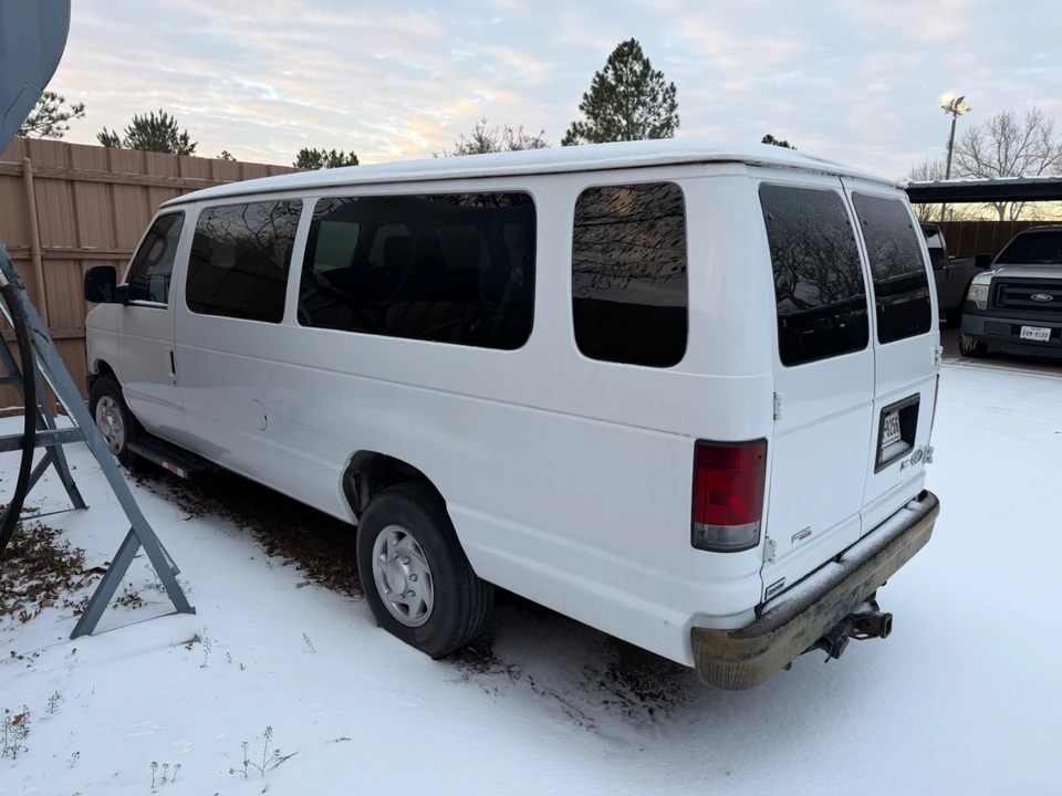 2012 Ford Econoline Van - Image 2 of 9