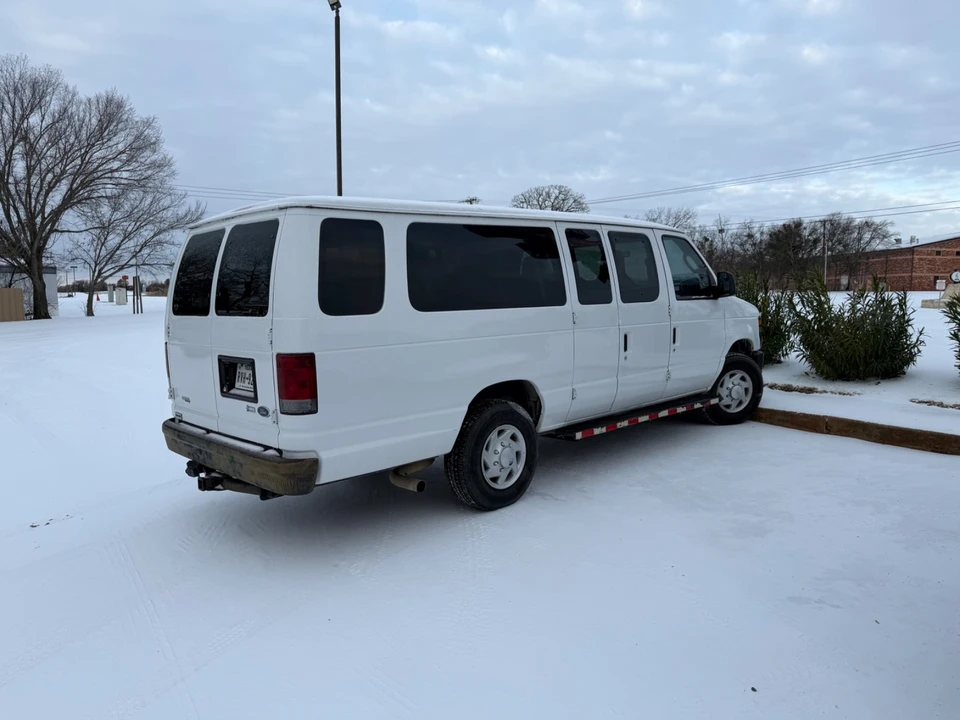 2012 Ford Econoline Van - Image 7 of 9