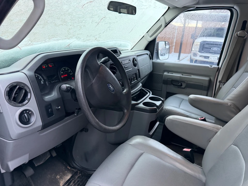 2012 Ford Econoline Van - Image 3 of 9