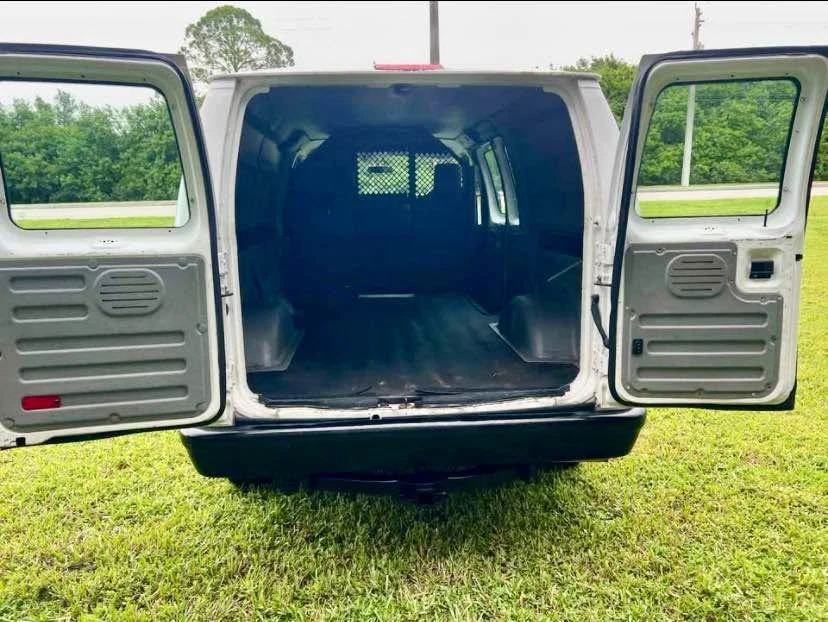 2012 Ford Econoline Van - Image 2 of 3